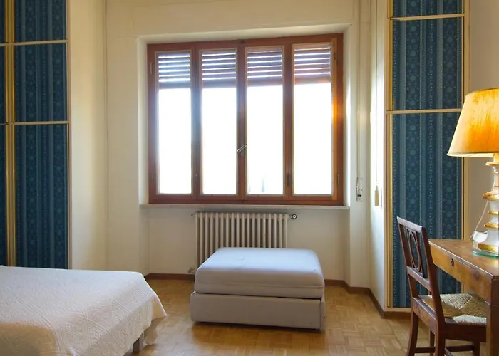 Degli Ulivi Terrace アパート マッサ・マリッティマ