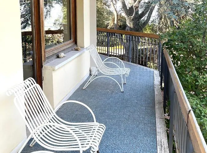 Degli Ulivi Terrace * マッサ・マリッティマ