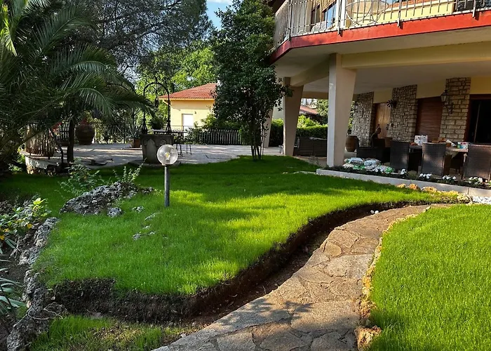 アパート Degli Ulivi Terrace マッサ・マリッティマ