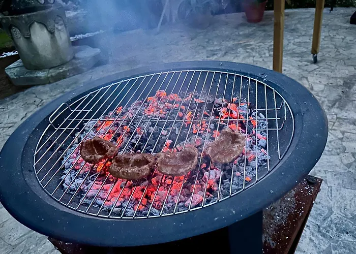 Degli Ulivi Terrace * マッサ・マリッティマ